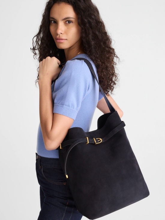 Madewell Handbags - NWT MADEWELL Essential Belted Bucket Tote Juniper Berry Navy Suede NX034